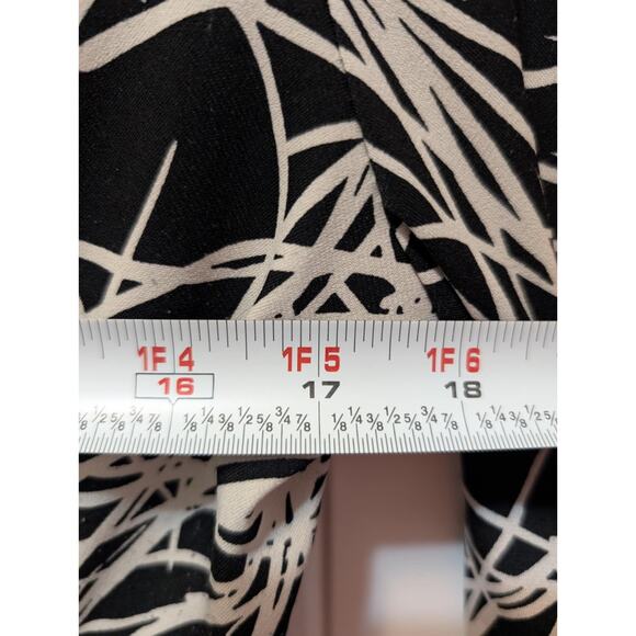 Dressbarn Geometric Black White 3/4 Sleeve V-Neck Casual Dress Size 8 - Picture 7 of 8